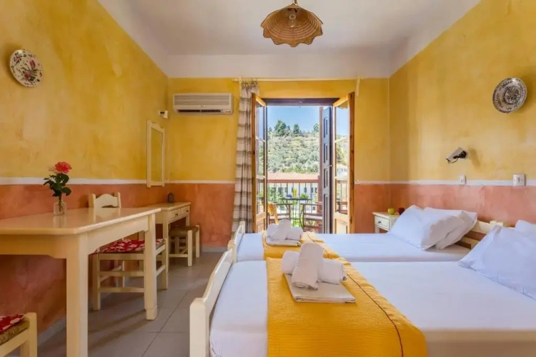 Studio with balcony and with view