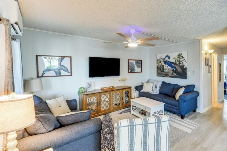 2 Bedrooms Apartment