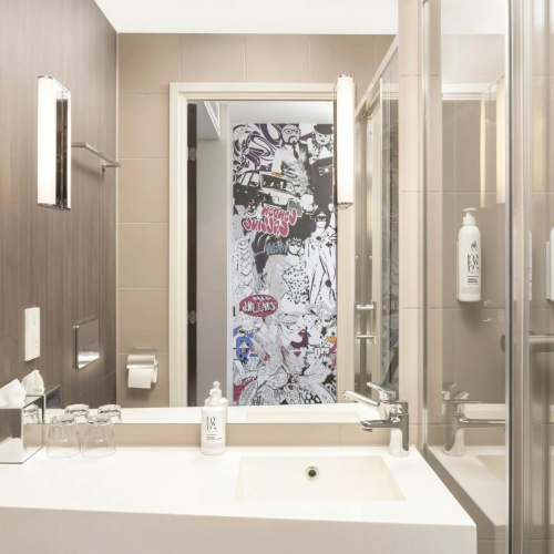 Moxy London Heathrow Airport photo 10