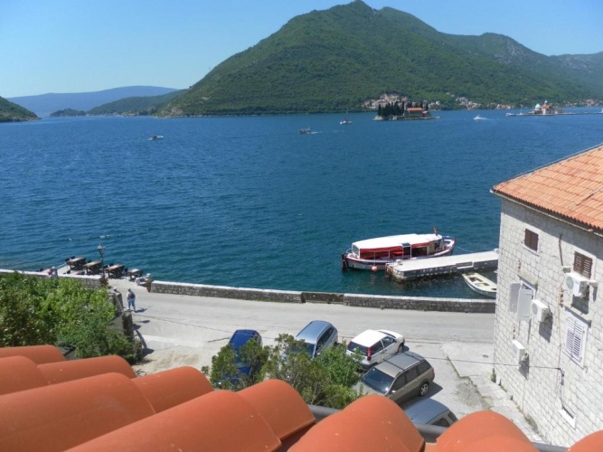 1 Bedroom Attic Apartment with sea view