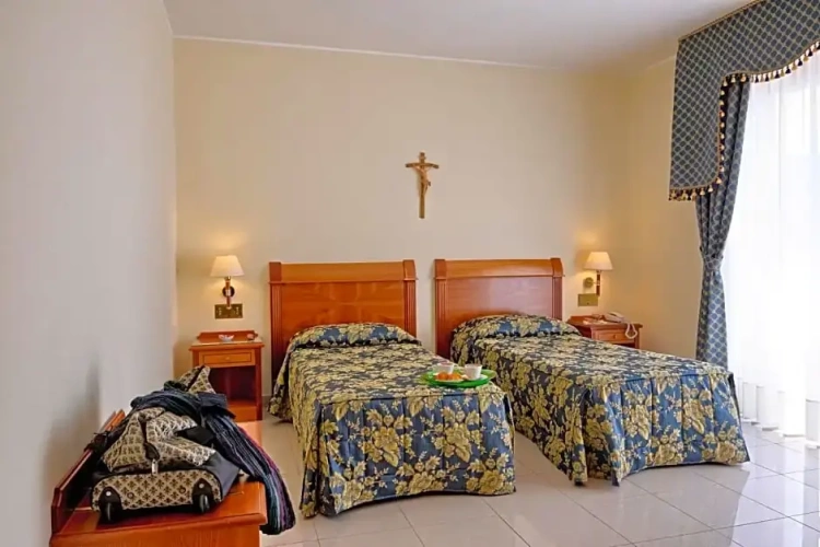 Standard Twin room with balcony