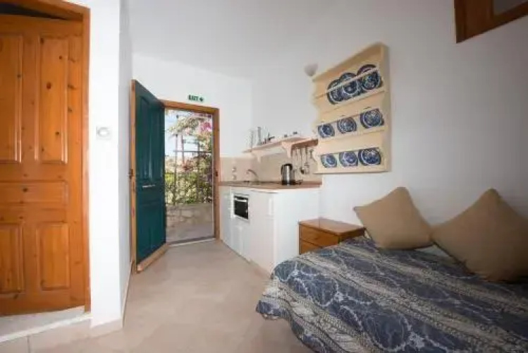 Hermes Apartment