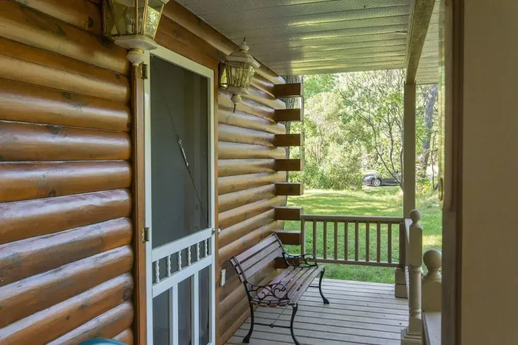 Fifth Lake Cottages