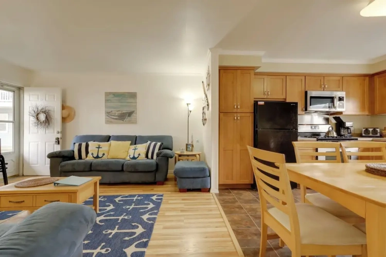 2 Bedrooms Apartment