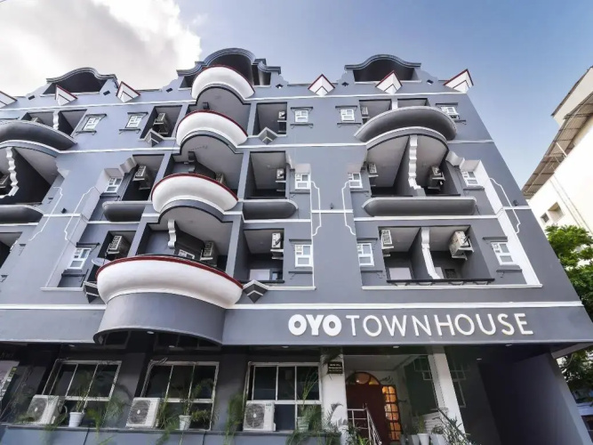 Srm by OYO Rooms