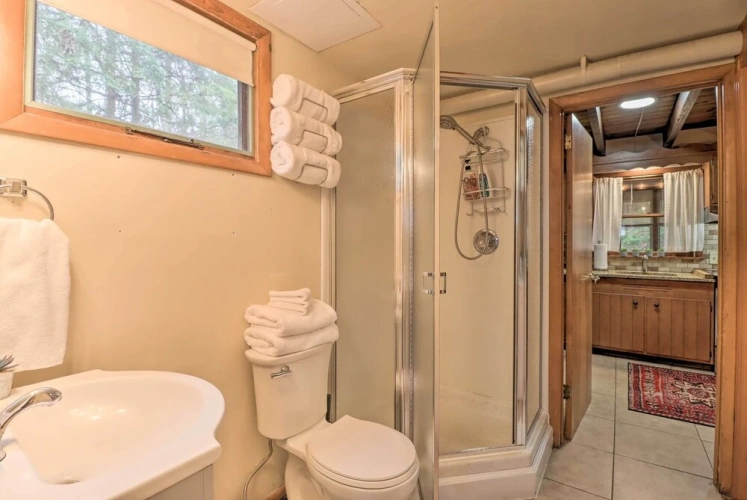 4 Bedrooms Cottage