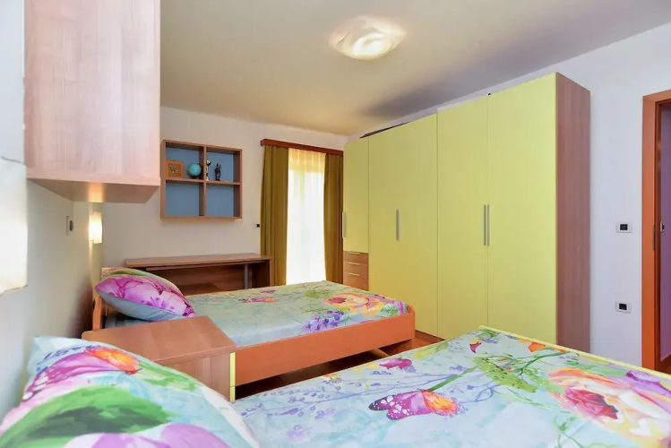 Apartment 1917