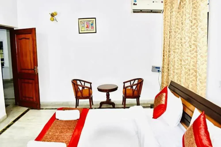 Fabhotel Noida Dreamz