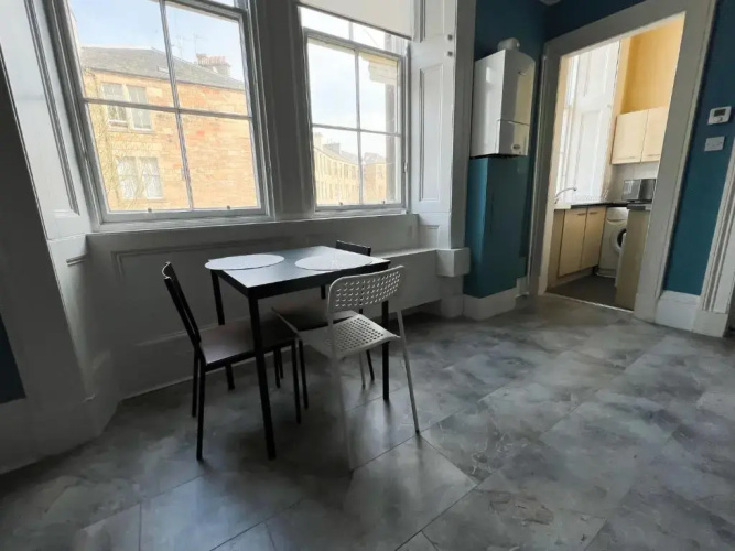 Glasgow West End Studio Apartment