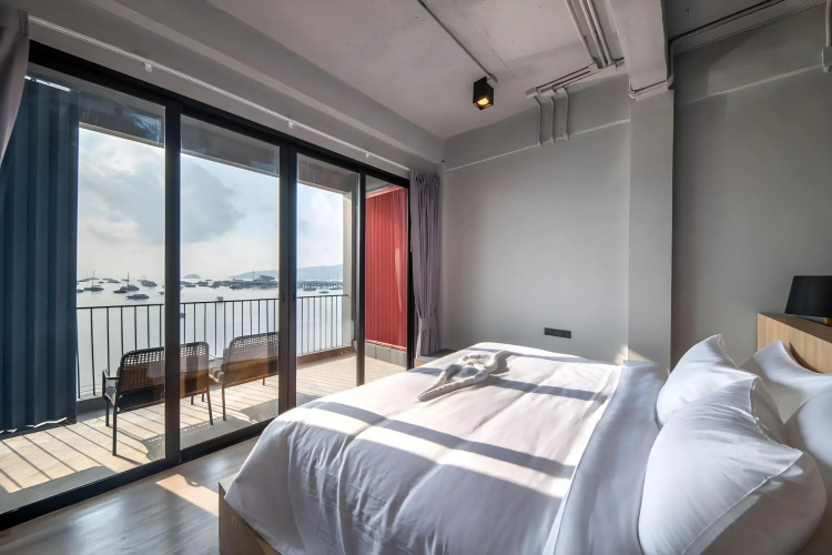 Arch39 Phuket Beach Front