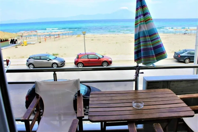 Standard Triple room with sea view
