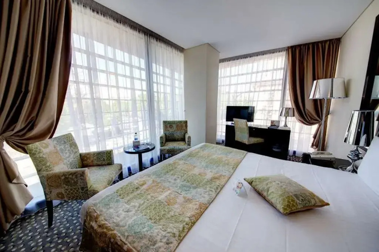 Golden Tulip Victoria Bucarest