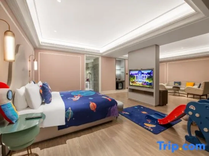 Deluxe Family Suite