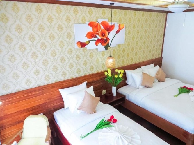 Standard Twin room with balcony