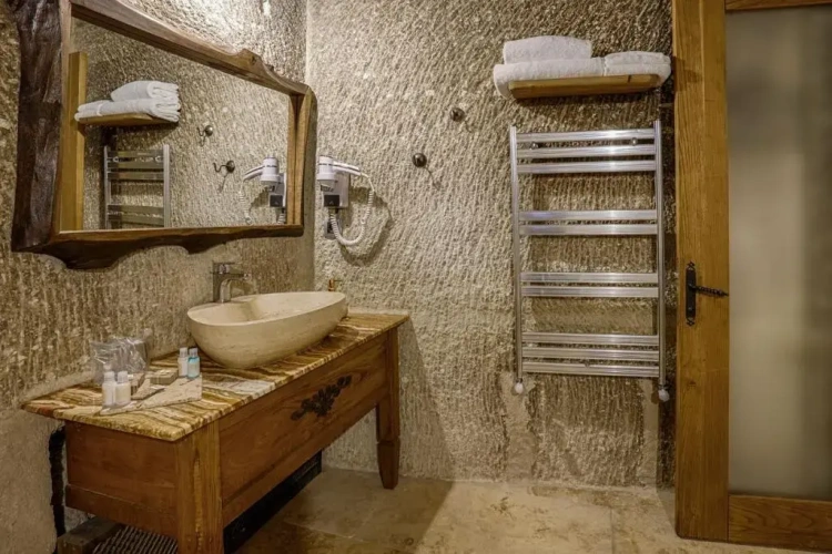 Cave Suite