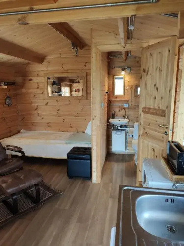 Cosy Cabin by Lake & Woods with Views