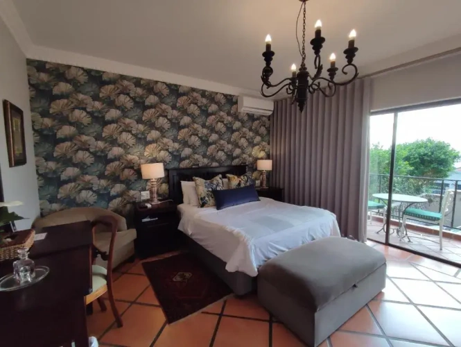 Luxury Double room with balcony and with partial sea view