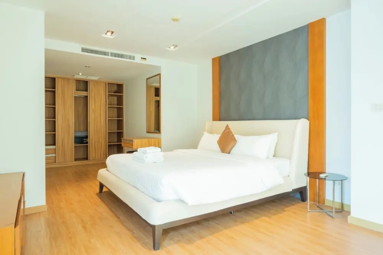 3 Bedrooms Standard room with partial ocean view