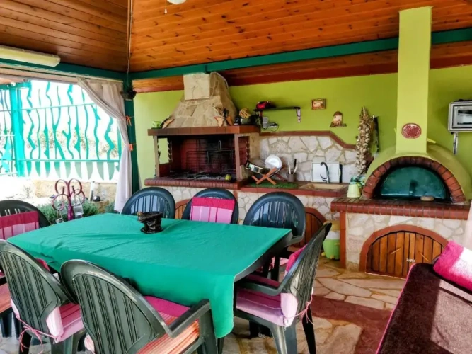 3 Bedrooms Cottage