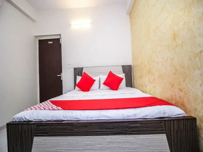 OYO 14891 Madhav Villa