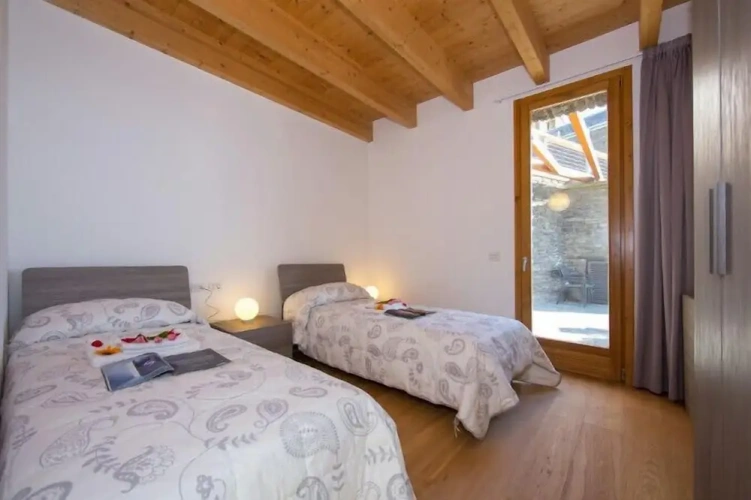 2 Bedrooms Apartment