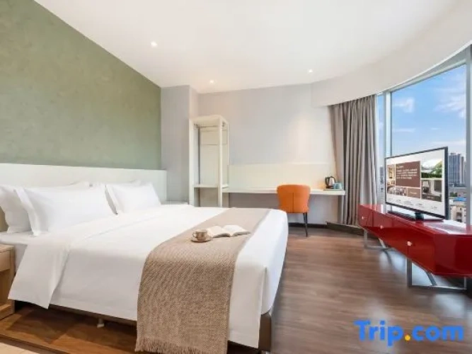 Standard Double room with city view
