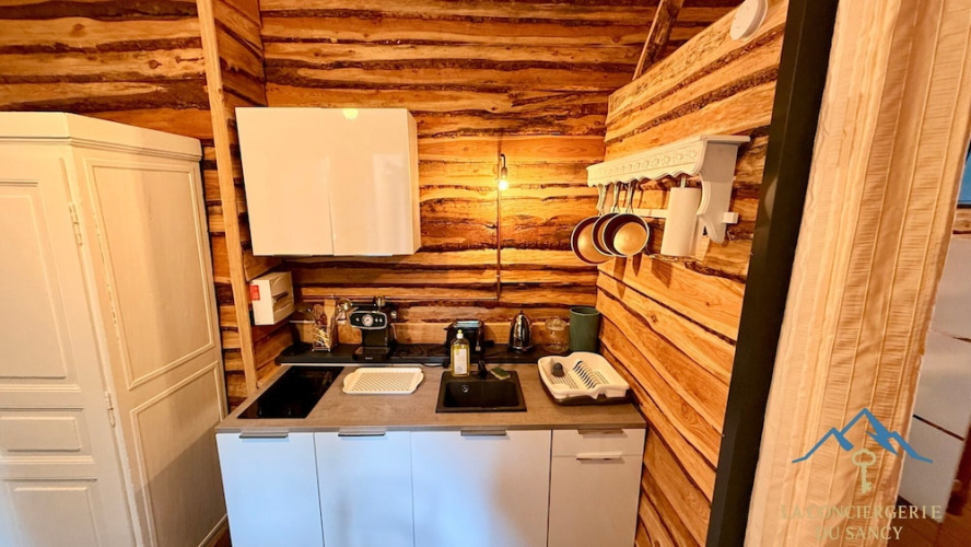 Cabin-style Nook for 2