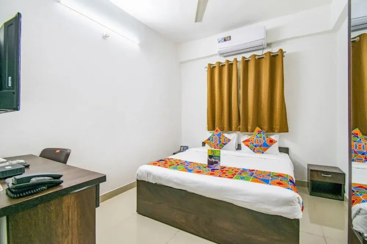 FabHotel Purple Orchid