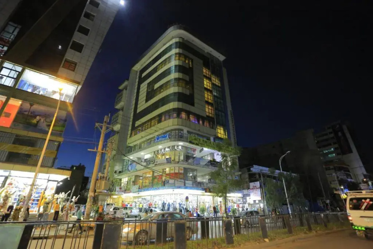 Yadonay Hotel