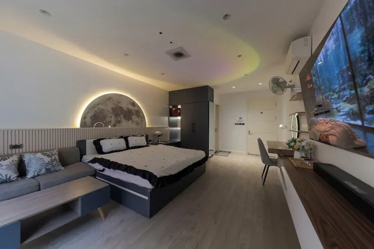 Moonlight Apartment