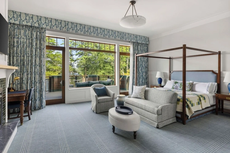 Double Suite with balcony and with lake view
