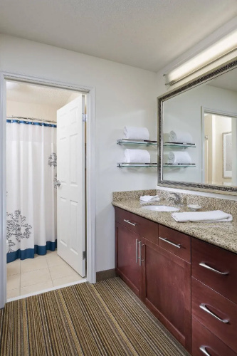 MainStay Suites Appleton Airport - Fox River Mall Area