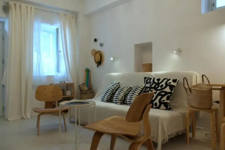 White cycladic town house with sea vew