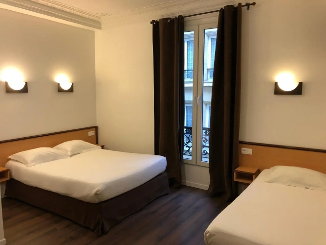 Standard Triple room