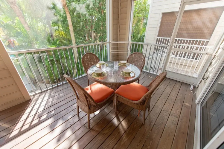 Quiet Palms Apartment 3