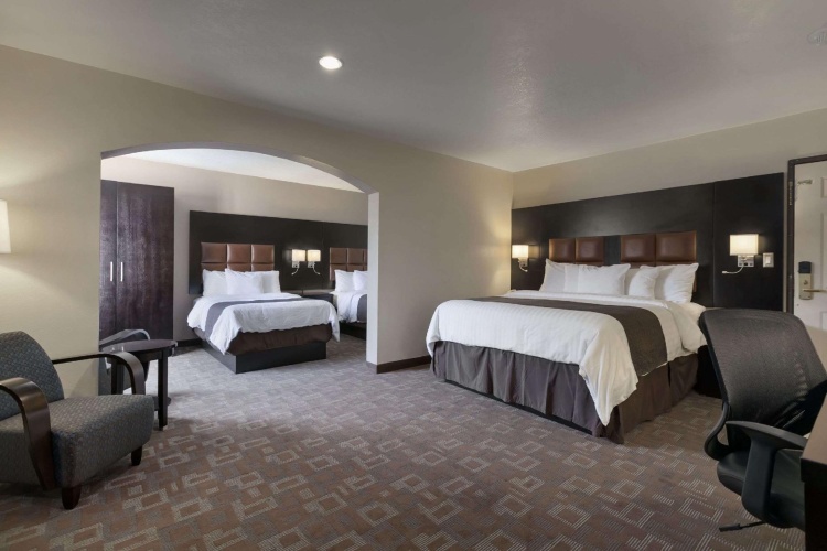 Quadruple Suite
