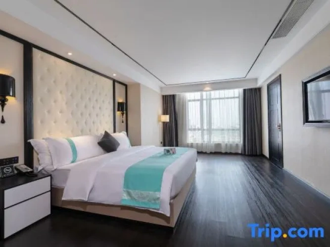 1 Bedroom Deluxe Suite