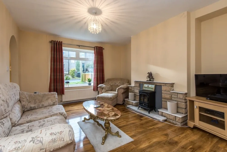 2 Bedrooms Apartment