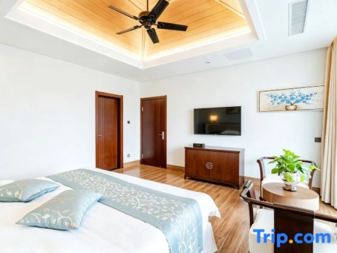 Family Suite with balcony and with mountain view