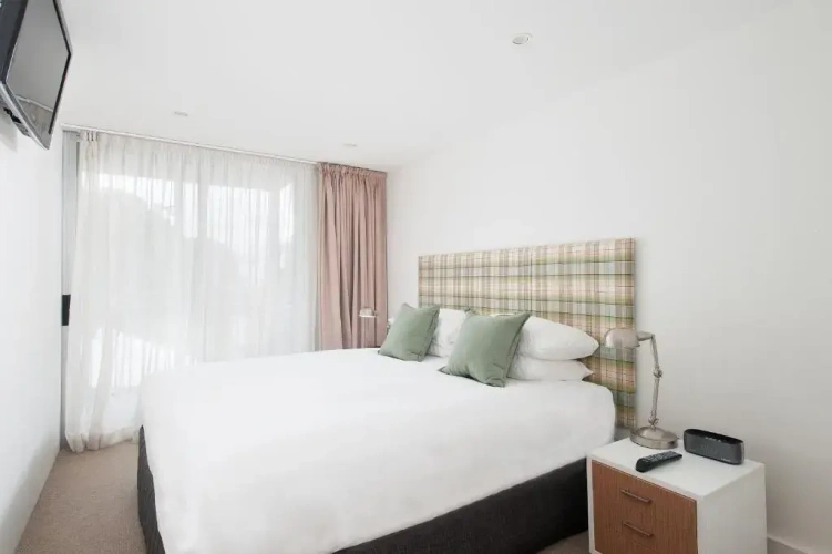 1 Bedroom Deluxe Apartment