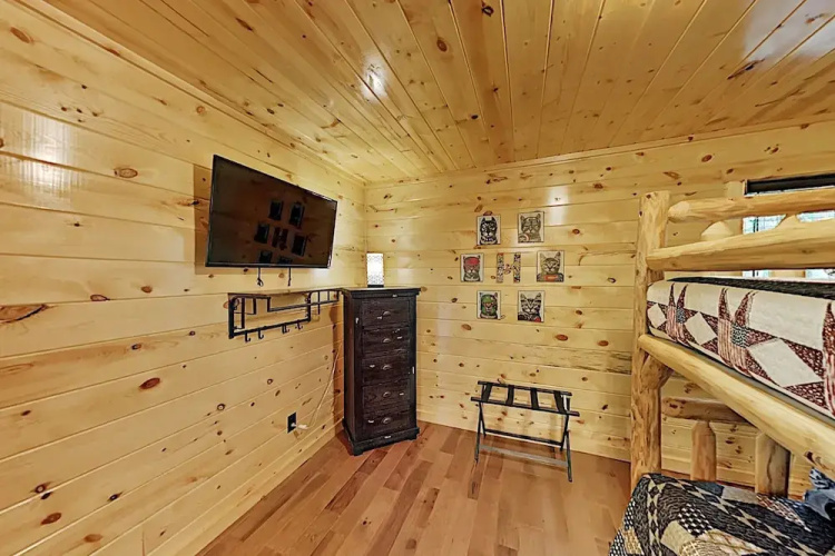 Lakpow45 3 Bedroom Cabin