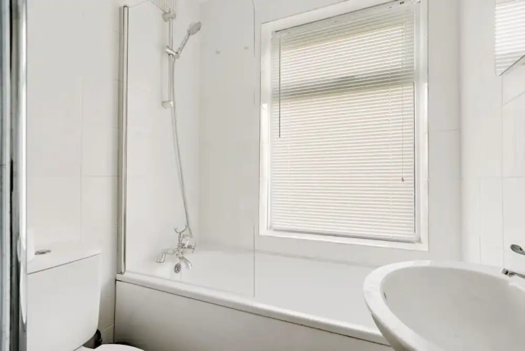 3 Bedrooms Apartment