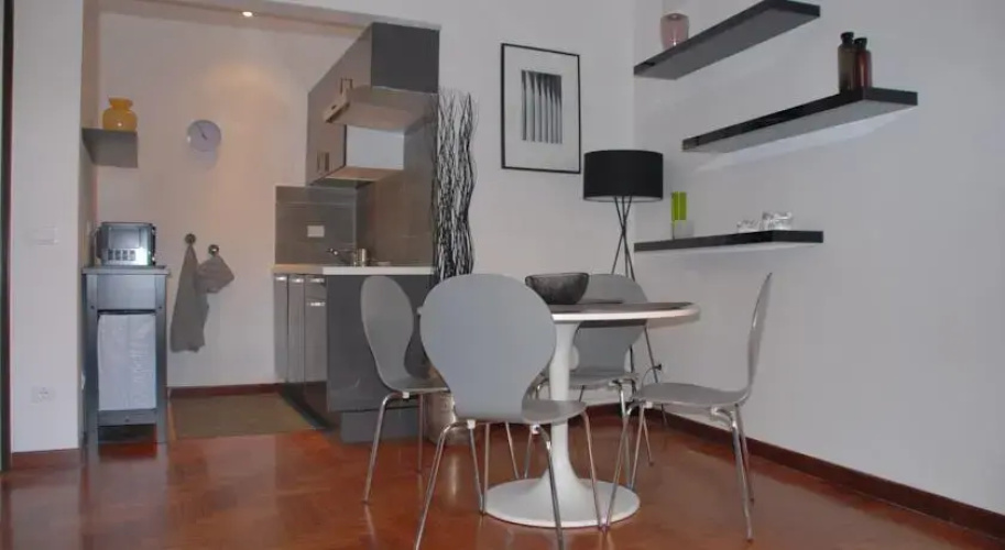 Leila's Apartment