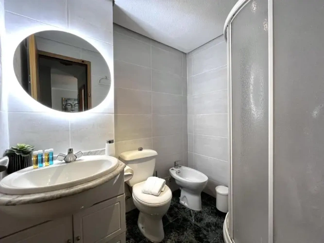 3 Bedrooms Apartment