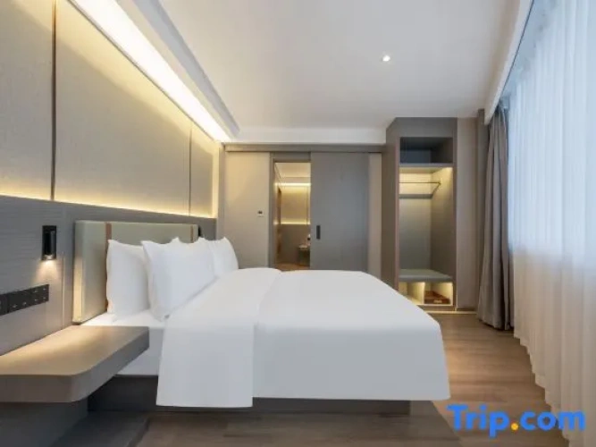 2 Bedrooms Family Suite with mountain view