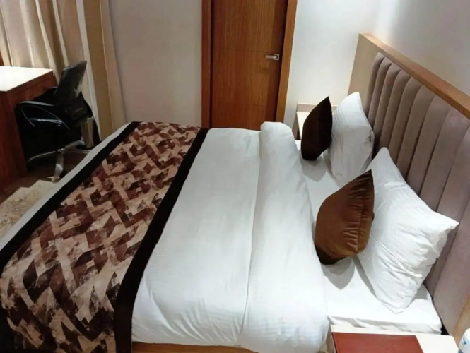 Country Green Hotel