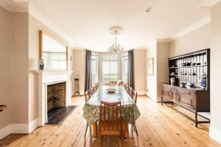 Host Stay Wellington House