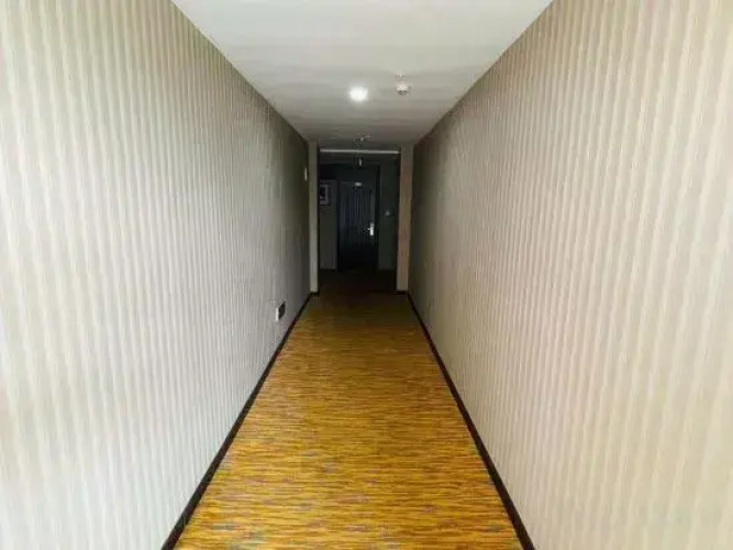 Phoenix Mountain Holiday Hotel