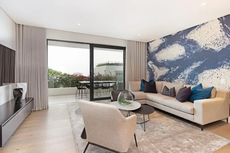 Oceanview Secure 3bed Apt Sea Point Marlo Breeze