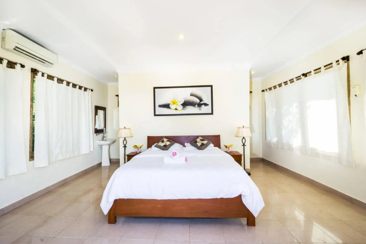 Ware Ware Surf Bungalow Lembongan